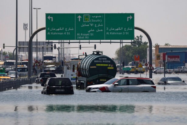 Número de mortos nos Emirados Árabes Unidos por tempestade chega a 4