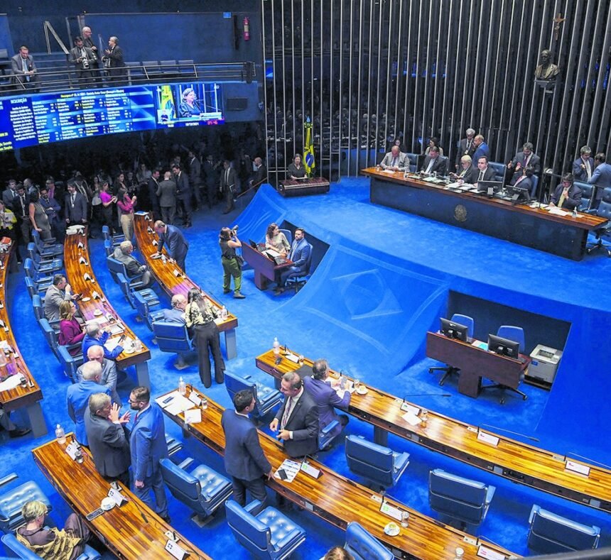 Em sessão plenária, o Senado aprovou, em votação simbólica, projeto de lei que regulamenta a inteligência artificial — Foto: Jonas Pereira/Agência Senado